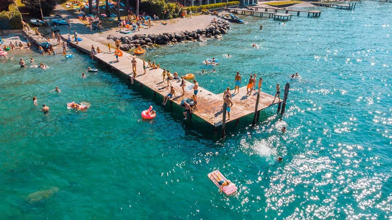 Albatross Mobile Homes On Camping Eden San Felice del Benaco Italien