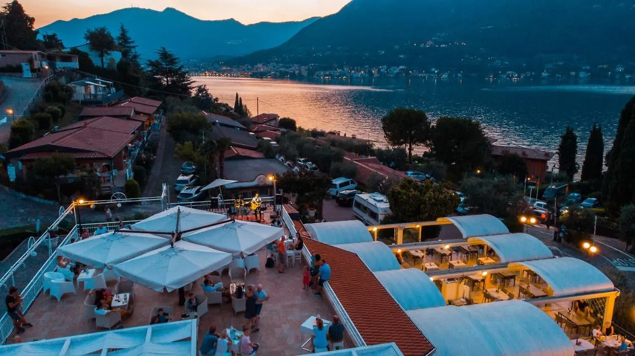 Albatross Mobile Homes On Camping Eden San Felice del Benaco Campingplatz