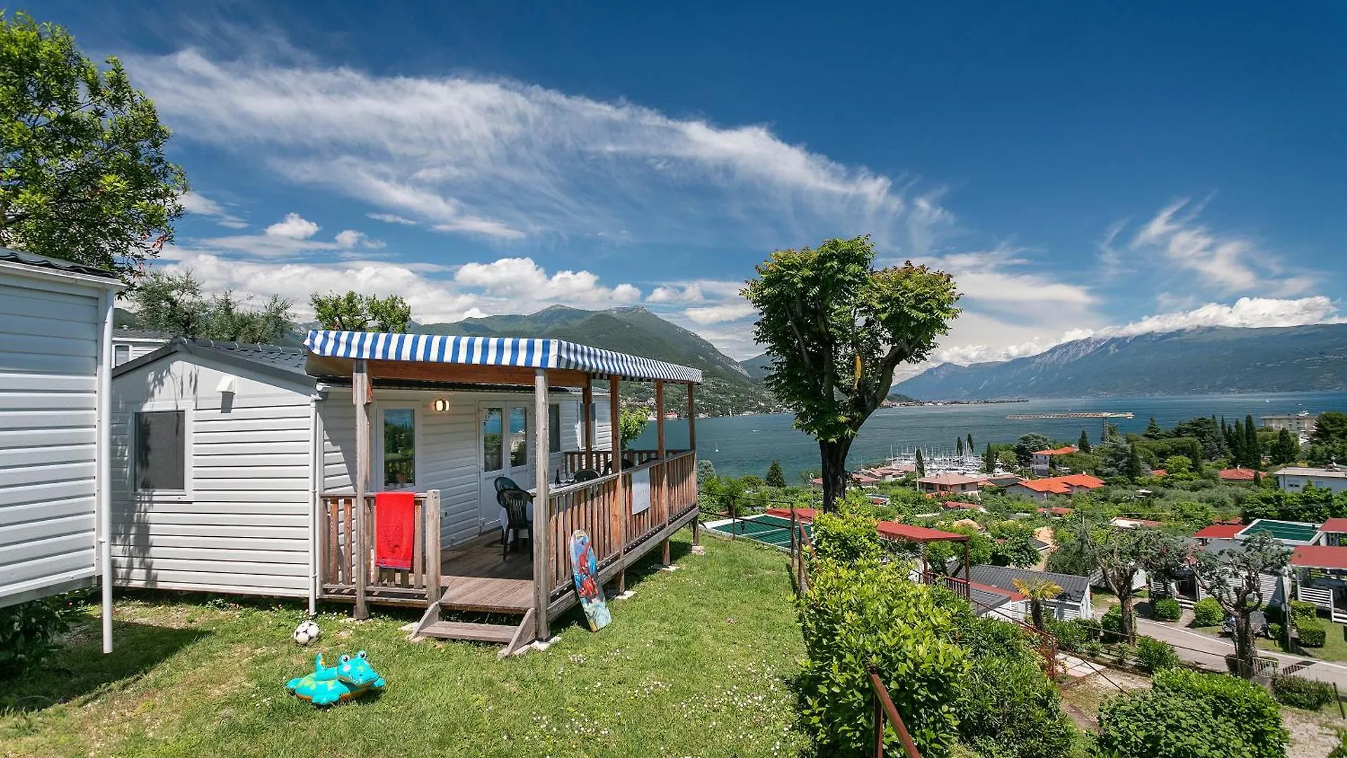 Albatross Mobile Homes On Camping Eden San Felice del Benaco Campingplatz