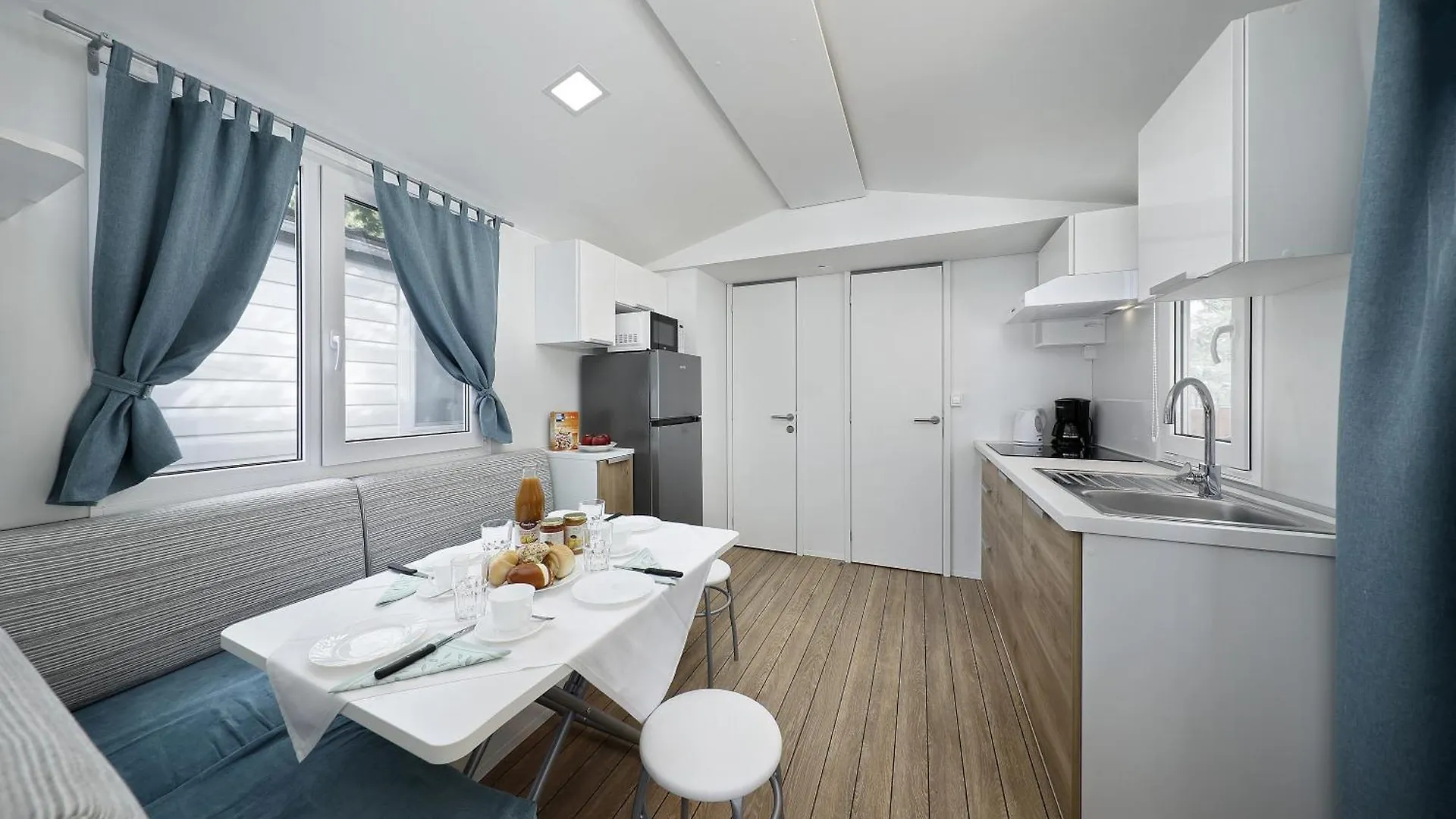 Albatross Mobile Homes On Camping Eden San Felice del Benaco Campingplatz